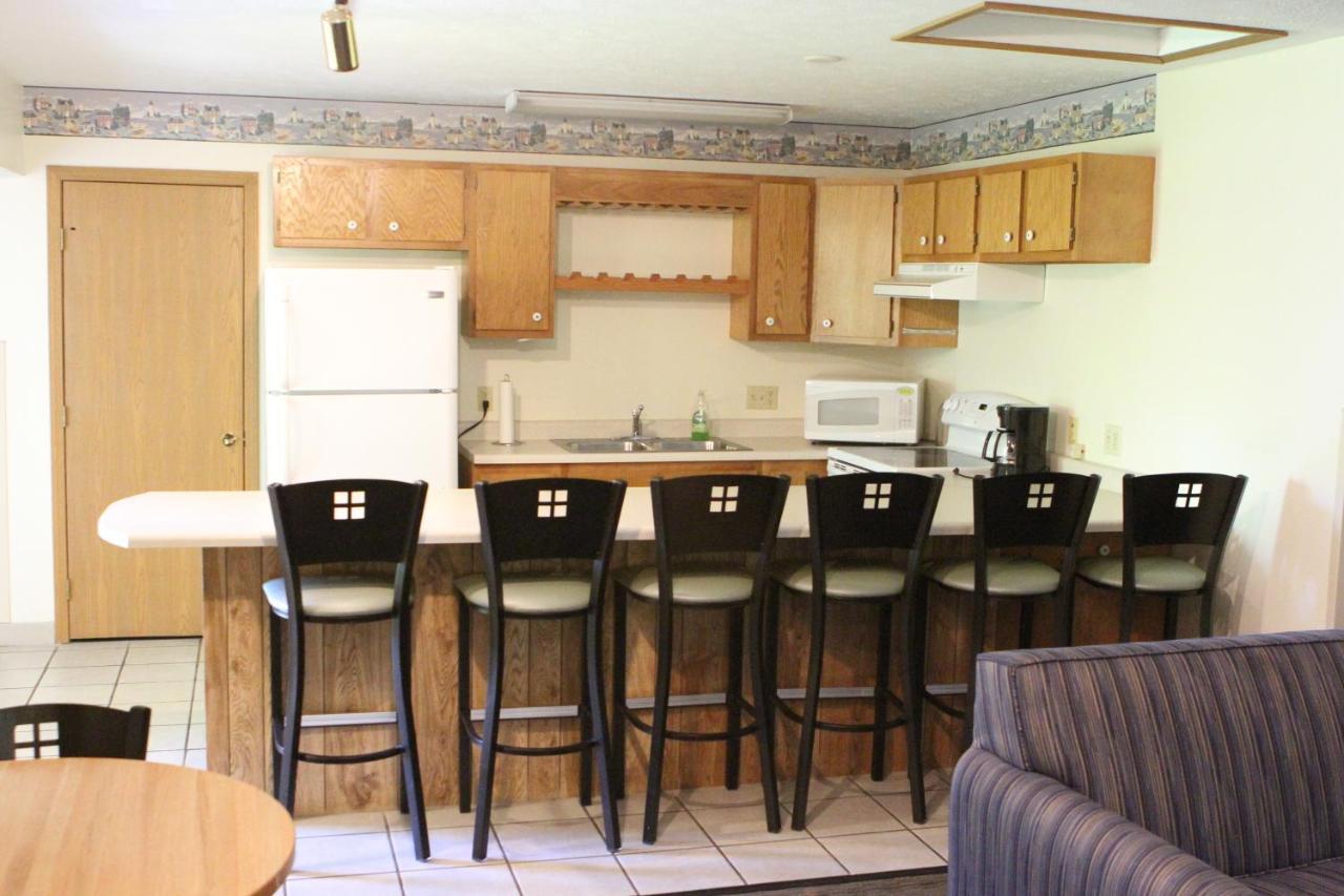 Bay Lodging Resort Put-in-Bay Esterno foto